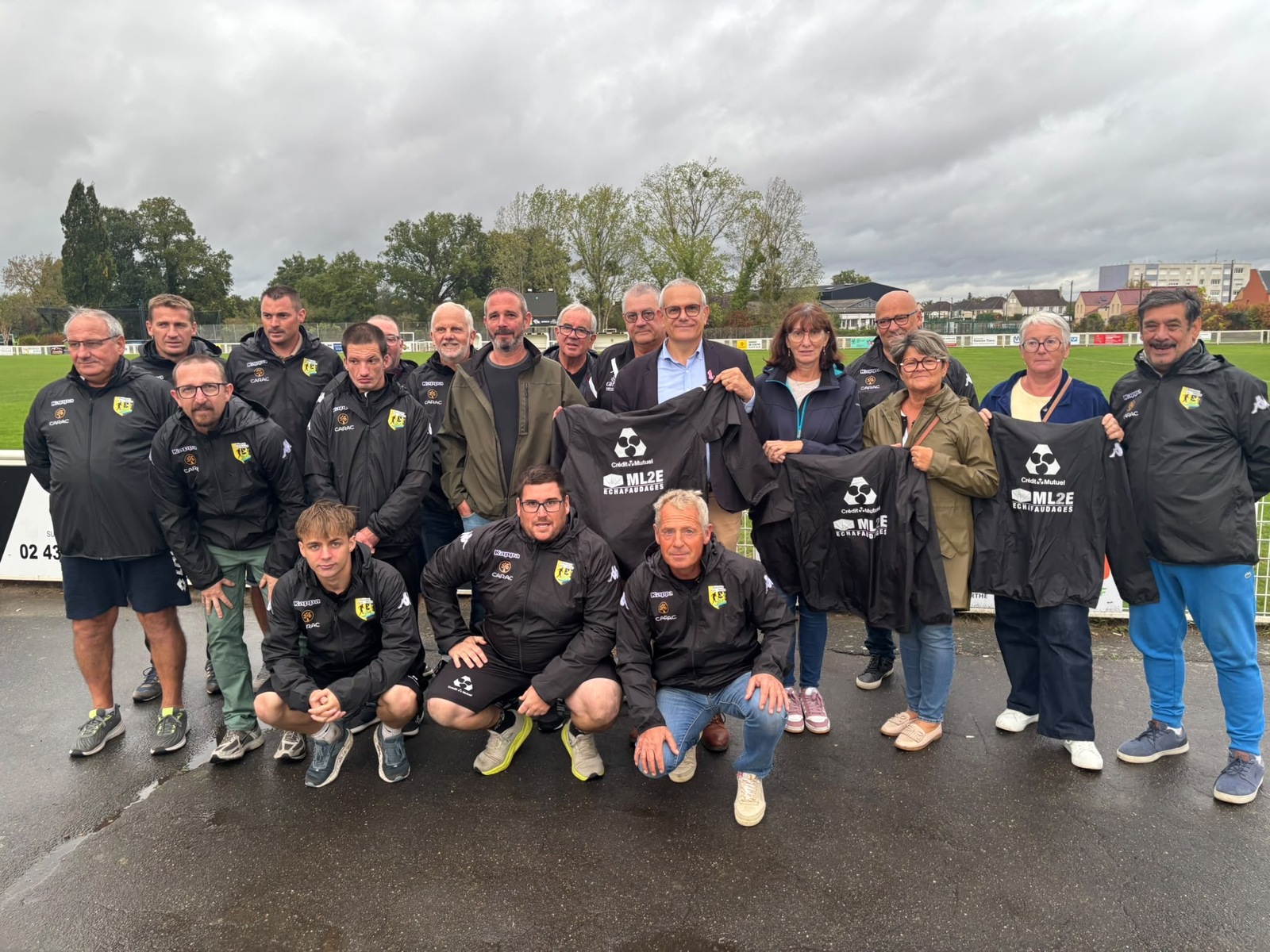 Remise d’équipements de pluie à nos éducateurs