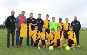 Remise d'un jeu de maillots pour les U13