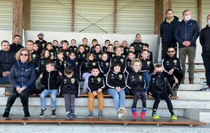 Remise officielle des survêtements à l'école de foot