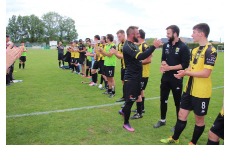 Dernier match de Guillaume Brossard avec l'équipe 3 contre Alpes Mancelles 2