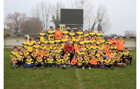 Remise de nouveaux jeux de maillots 