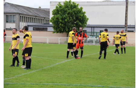 Victoire importante de l'équipe 3 contre AS Cures  5/2 dans la course au maintien.