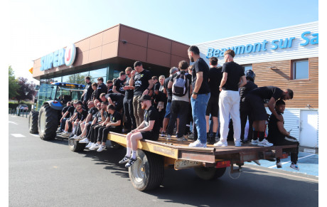 Parade dans les rues de Beaumont