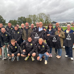 Remise d’équipements de pluie à nos éducateurs